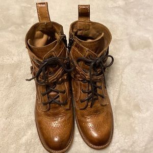 Bed Stu Lace up Heeled boots Size 8 EUC!